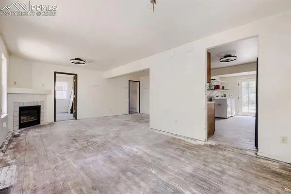 2711 E Monument ST, Colorado Springs, CO 80909