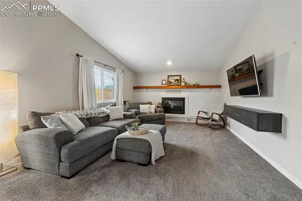 5345 Red Sky DR, Colorado Springs, CO 80915