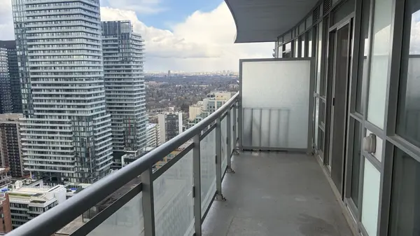 89 DUNFIELD AVE #2704, Toronto C10, ON M4S 0A4