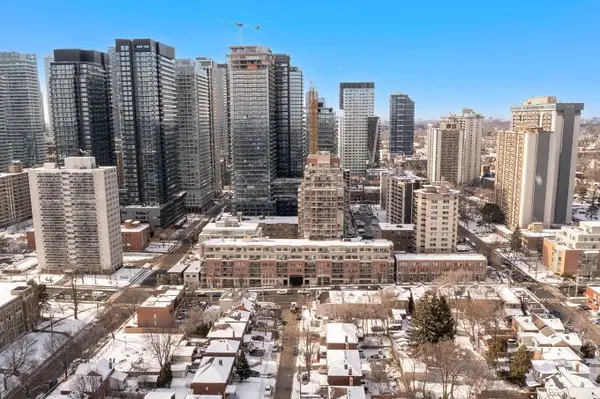 900 Mount Pleasant RD #606, Toronto C10, ON M4P 3J9