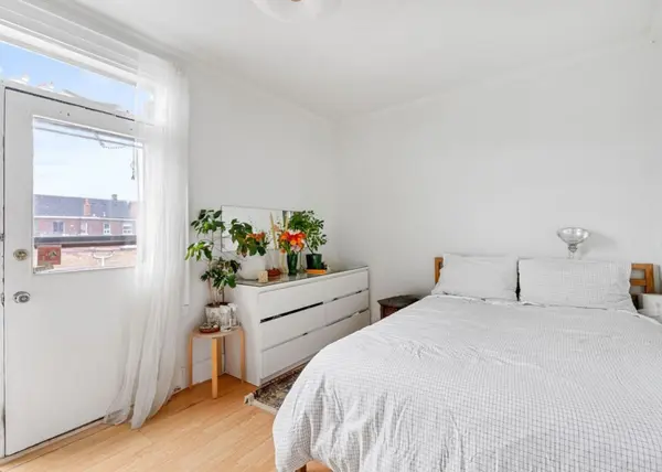 276* Crawford ST, Toronto C01, ON M6J 2V8