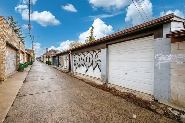 276 Crawford ST, Toronto C01, ON M6J 2V8