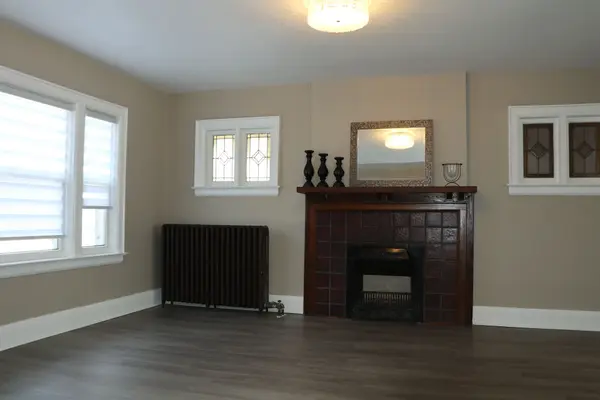 207 Oakwood AVE, Toronto C03, ON M6E 2V3