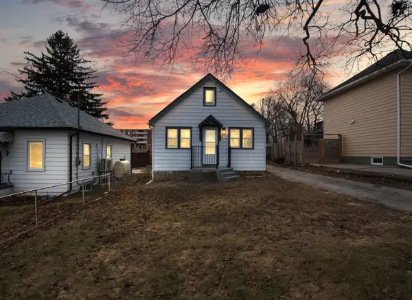 377 Adelaide AVE W, Oshawa, ON L1J 2R7