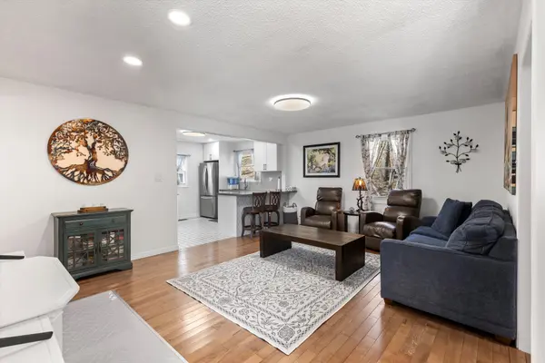 34 Connor DR, Whitchurch-stouffville, ON L4A 7X3