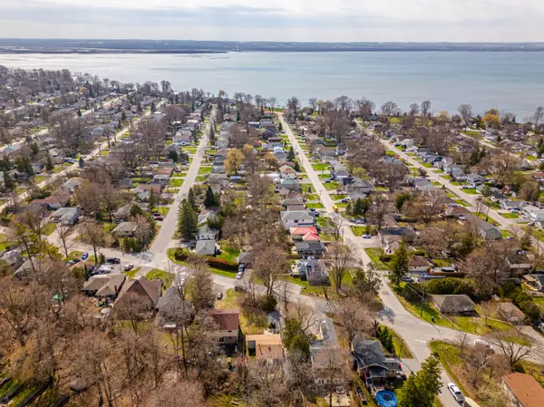 37 Pineway AVE, Georgina, ON L4P 1X7