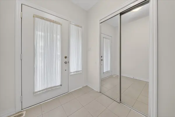 39 Delano WAY, Newmarket, ON L3X 0L4