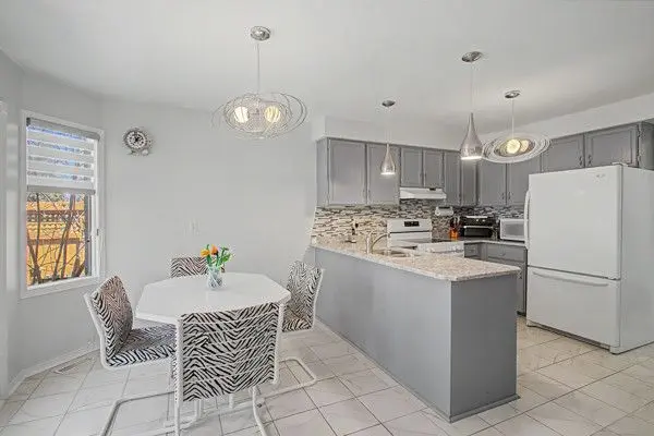 10 Haskell CRES, Aurora, ON L4G 5T5