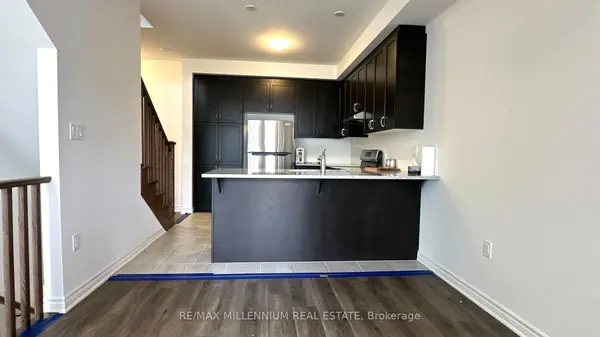 124 Ennerdale ST, Barrie, ON L9J 1A5