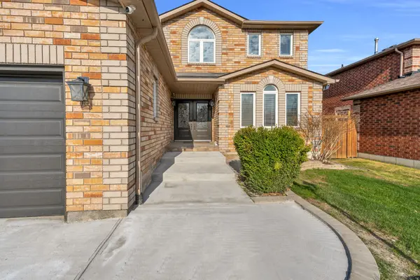 59 Stunden LN, Barrie, ON L4N 5Z1