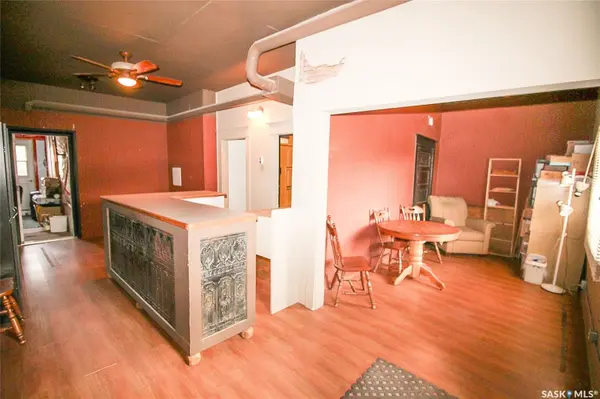 104 Maple AVENUE S, Eastend, SK S0N 0T0