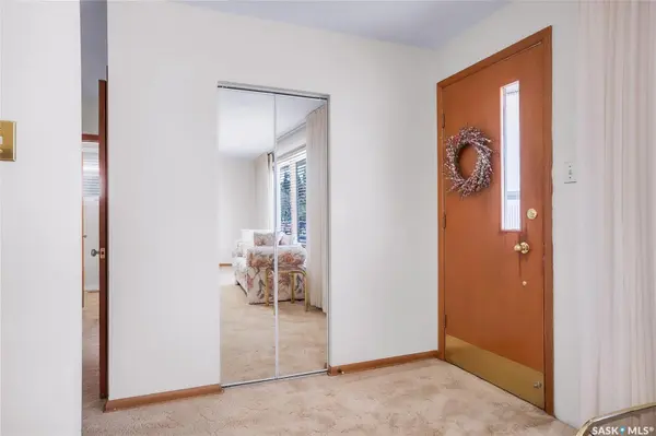 1217 J AVENUE N, Saskatoon, SK S7L 2L7