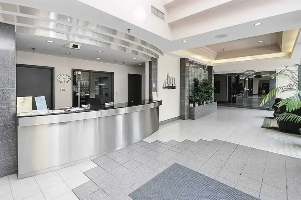 265 Enfield PL #1011, Mississauga, ON L5B 3Y7