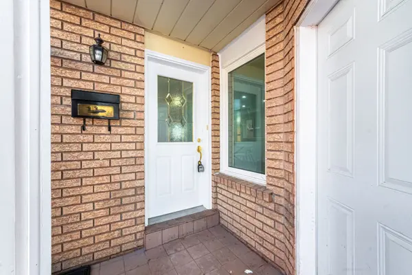 237 Bufford DR, Brampton, ON L6Y 4W1