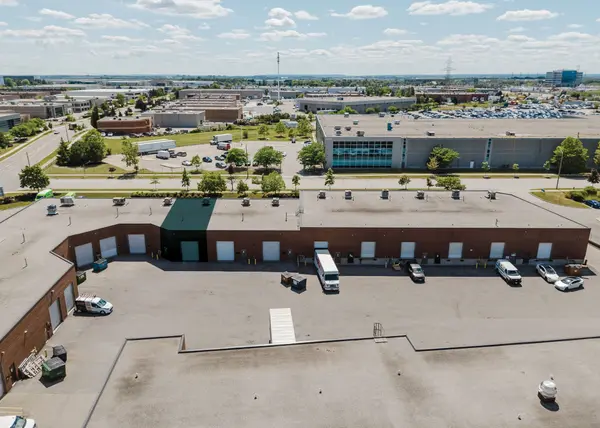 335 Admiral BLVD #9, Mississauga, ON L5T 2N2