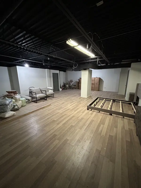 775 Pacific RD #22, Oakville, ON L6L 6M4