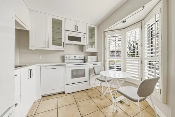 1275 Maple Crossing BLVD #11, Burlington, ON L7S 2E8