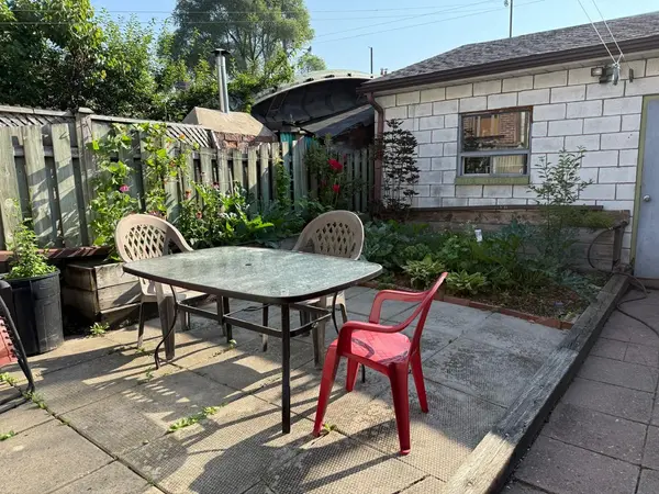 37 Gillespie AVE #Basement, Toronto W03, ON M6N 2Y5