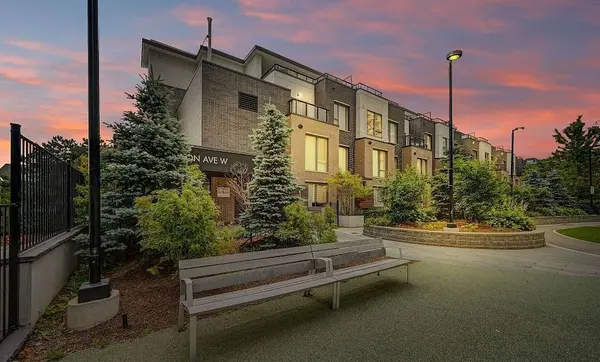 2530 Eglinton AVE W #119, Mississauga, ON L5M 0Z5