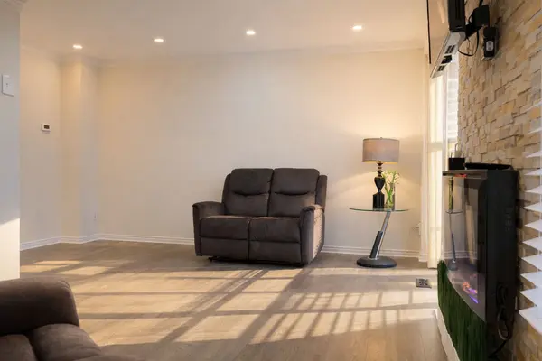 6449 Glen Erin DR #43, Mississauga, ON L5N 2T2