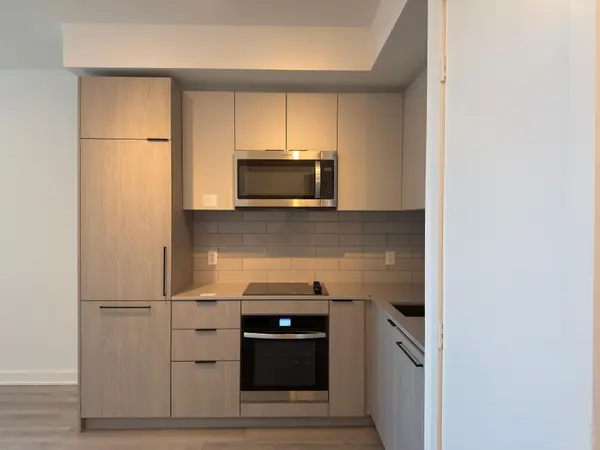 1185 Dupont ST #803, Toronto W02, ON M6H 0G5