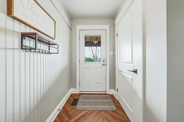 1292 Glancaster RD, Hamilton, ON L9G 3L1