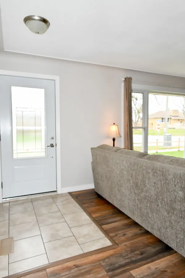 193 Elizabeth DR, Gananoque, ON K7G 1P6