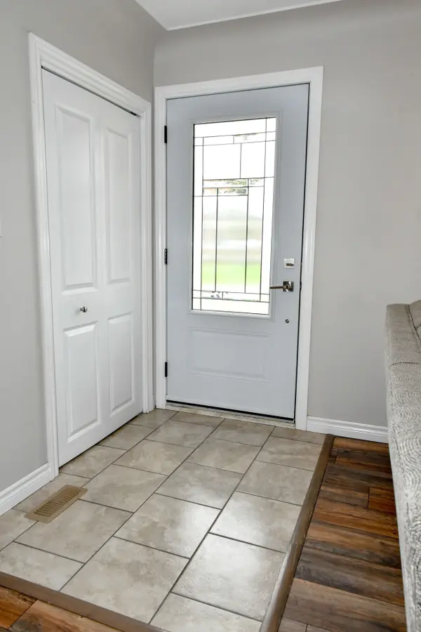 193 Elizabeth DR, Gananoque, ON K7G 1P6