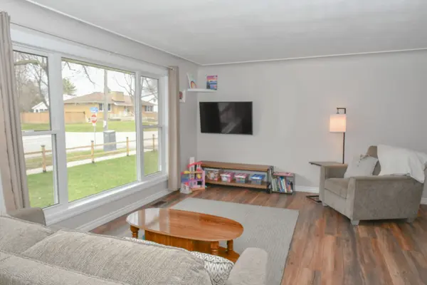 193 Elizabeth DR, Gananoque, ON K7G 1P6