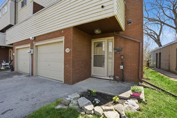 23 Watsons LN #10, Hamilton, ON L9H 5G8