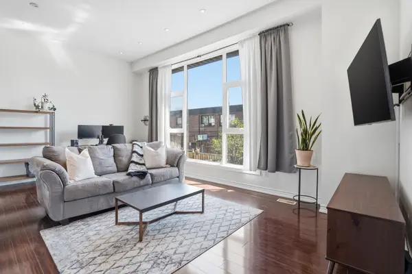 23 Watsons LN #10, Hamilton, ON L9H 5G8