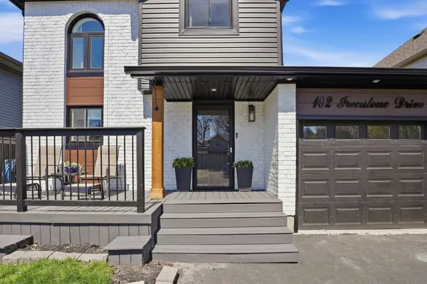 102 Ironstone DR, Cambridge, ON N1P 1A4