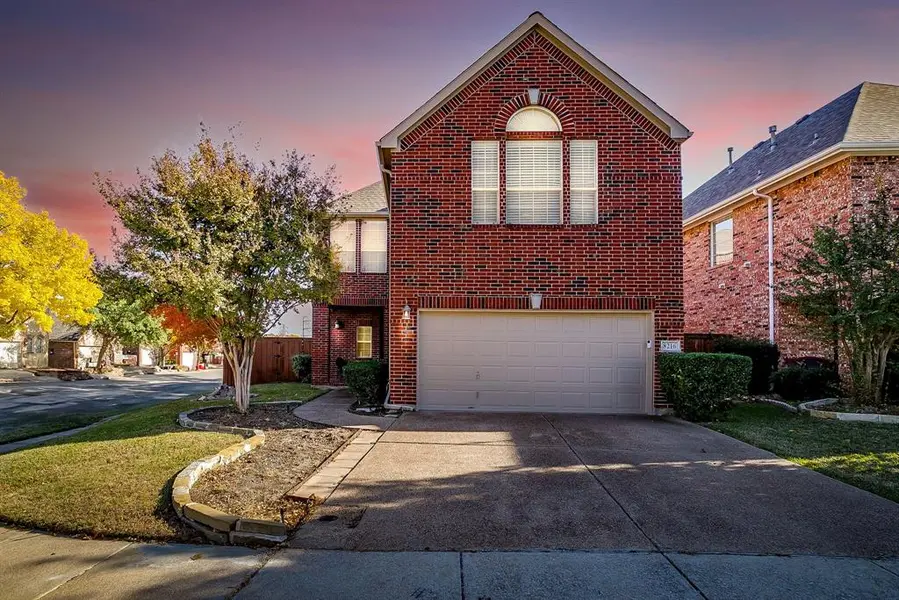8216 Dogwood Lane, Irving, TX 75063