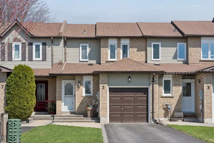 5 Mcmann CRES, Clarington, ON L1E 2H4