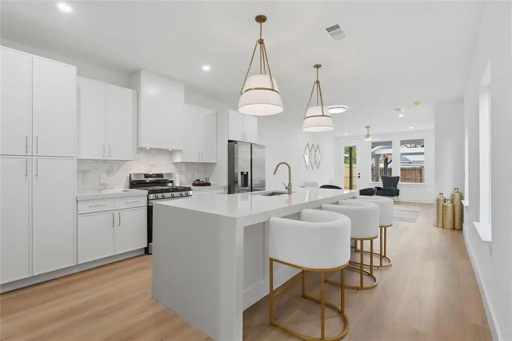 2512 Peabody Avenue, Dallas, TX 75215