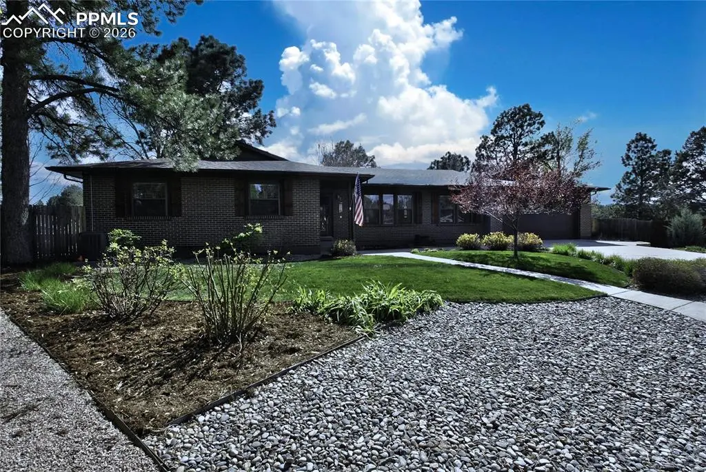 3255 Wesley LN, Colorado Springs, CO 80917