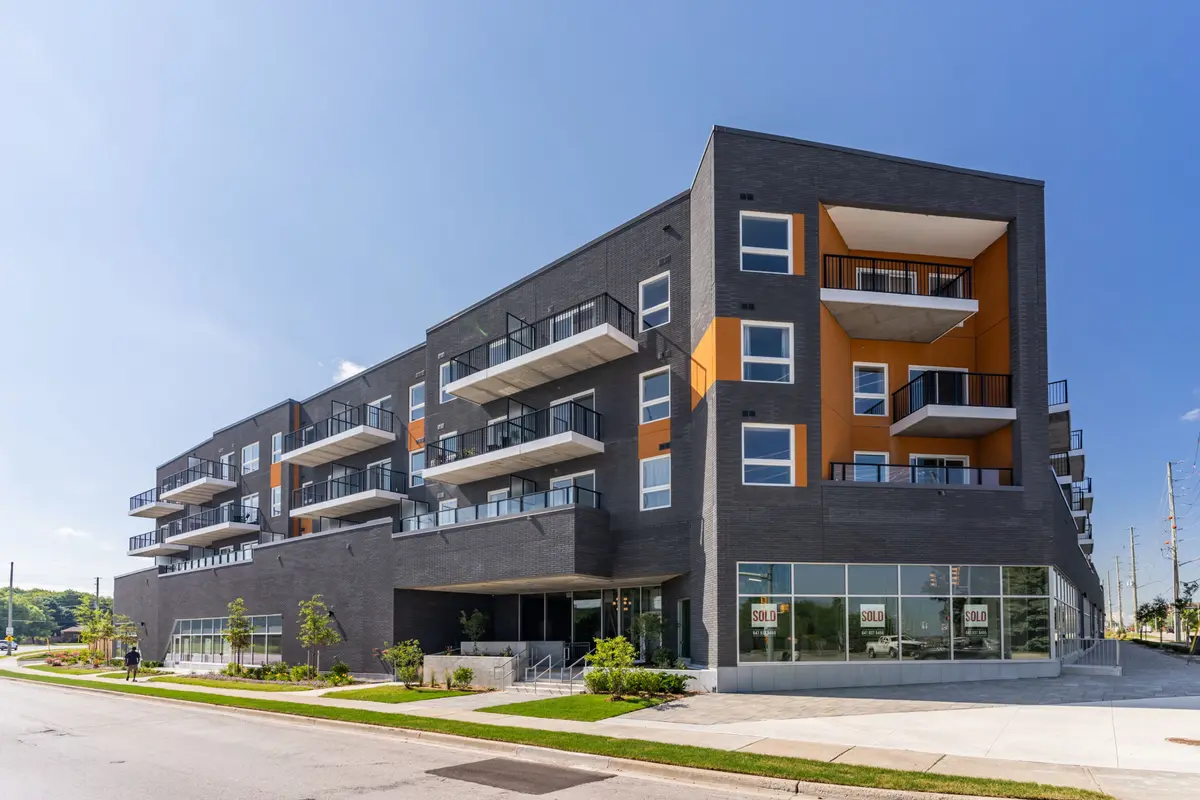 430 Essa RD #424, Barrie, ON L4N 9C6