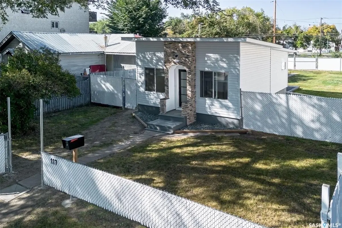 117 U AVENUE S, Saskatoon, SK S7M 3B9