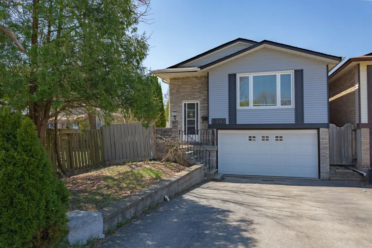 2303 Malcolm CRES, Burlington, ON L7P 4G8