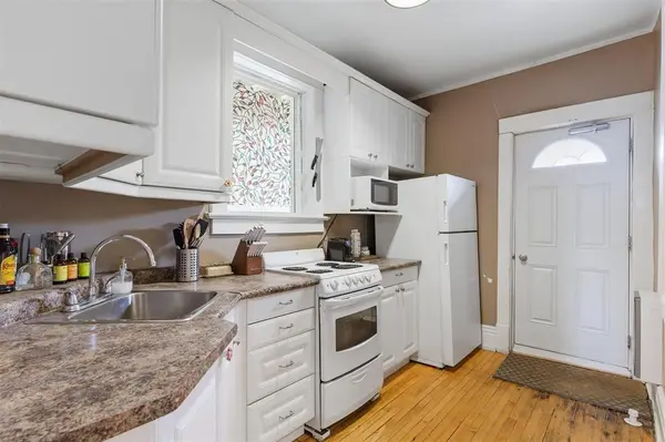 183 Harrow ST, Winnipeg, MB R3M 0A1