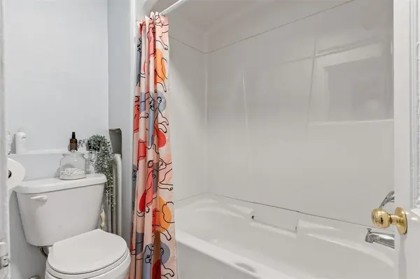 183 Harrow ST, Winnipeg, MB R3M 0A1