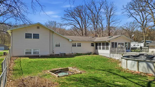 2086 Grand Detour, Dixon, IL 61021