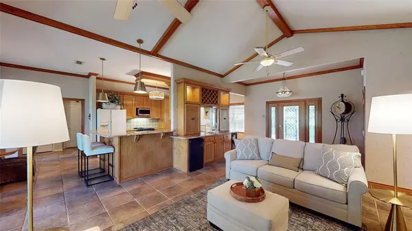 701 County Road 3608, Bullard, TX 75757