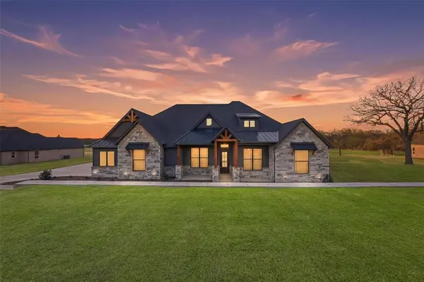 195 Rio Rancho Drive, Decatur, TX 76234