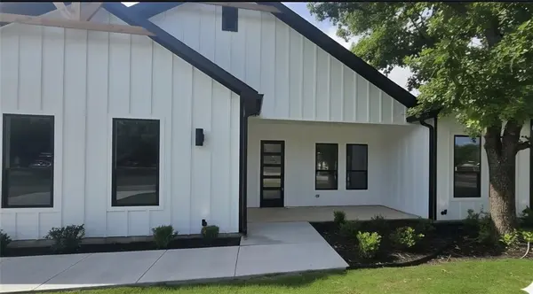 1106 East Sixth Street, Springtown, TX 76082