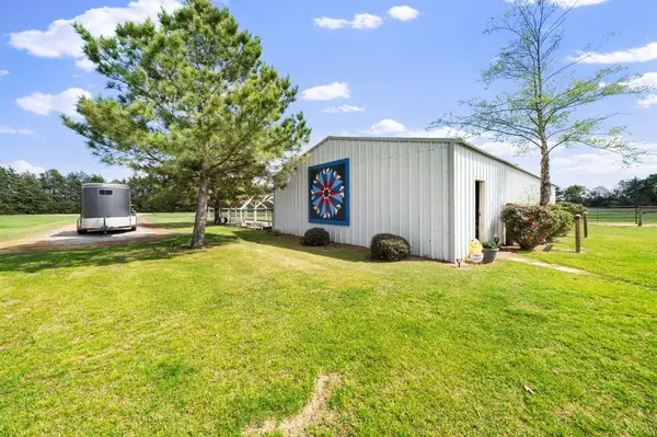 1880 County RD 2610, Bonham, TX 75418