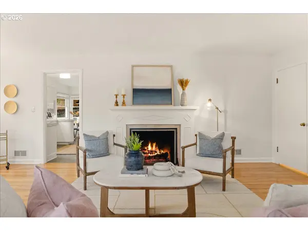 5922 SW 47TH AVE, Portland, OR 97221