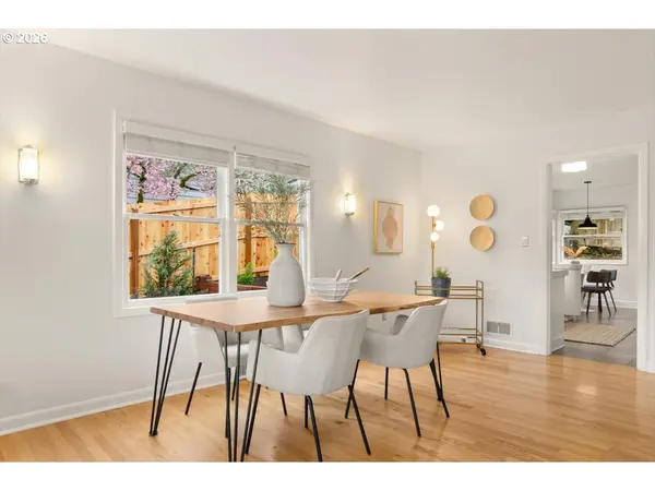 5922 SW 47TH AVE, Portland, OR 97221