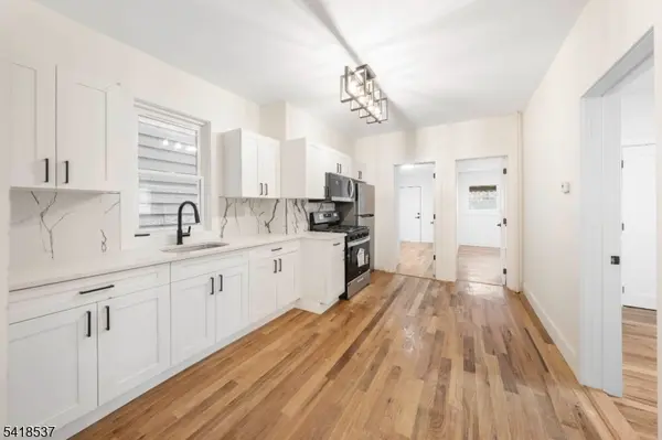 41 New St, Jersey City, NJ 07305