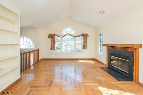 100 Canada Goose Dr, Allamuchy Twp., NJ 07840